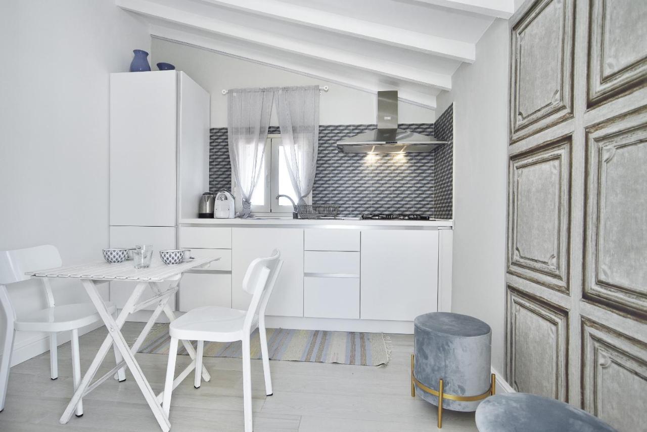 Apartmán Romantic House Porto Ulisse Santa Maria Del Focallo Exteriér fotografie